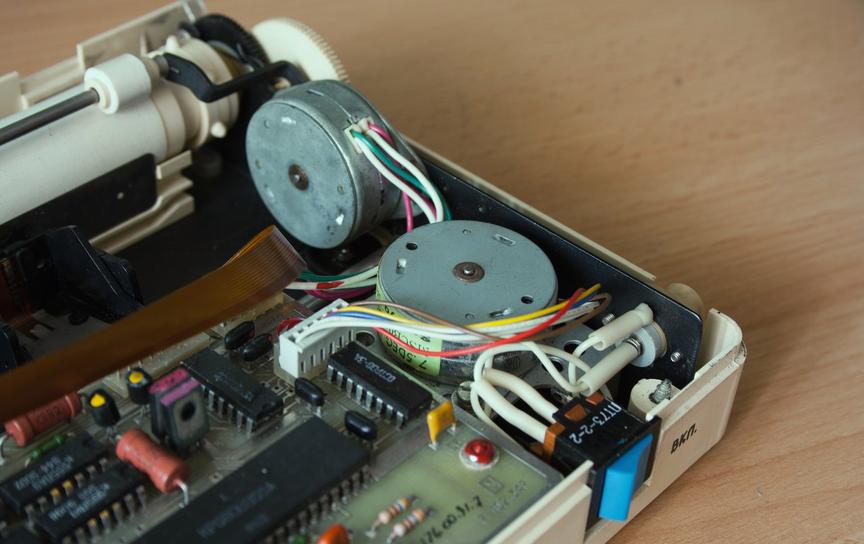 «От безделья»: владимирский инженер своими руками собрал 3D-принтер
