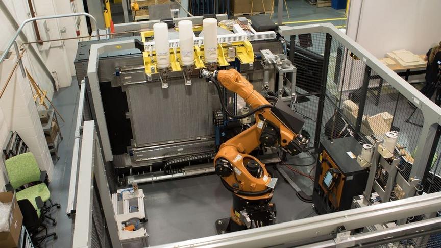 фото промышленного робота