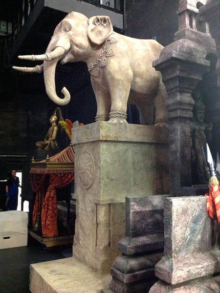 статуя слона