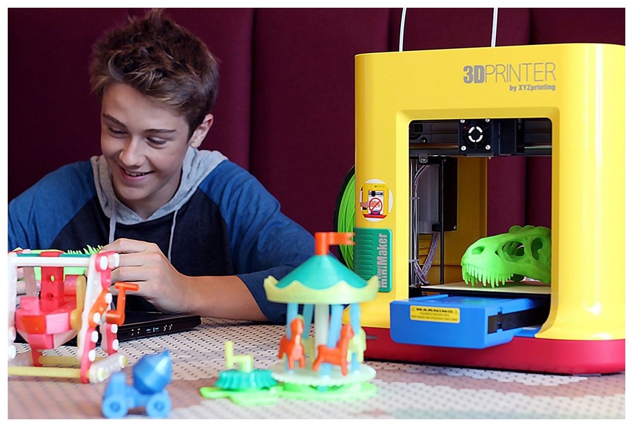Мальчик, карусель, 3D печать, крокодил, принтер XYZPrinting da Vinci MiniMaker, пикачу, пень, скелет